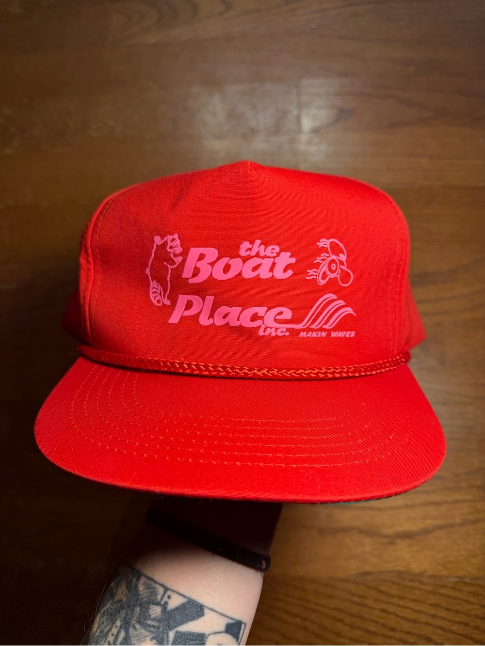 90s Vintage The Boat Place Making Waves Hat